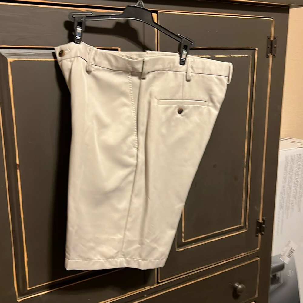 Hagger Tan not pleaded shorts size 34